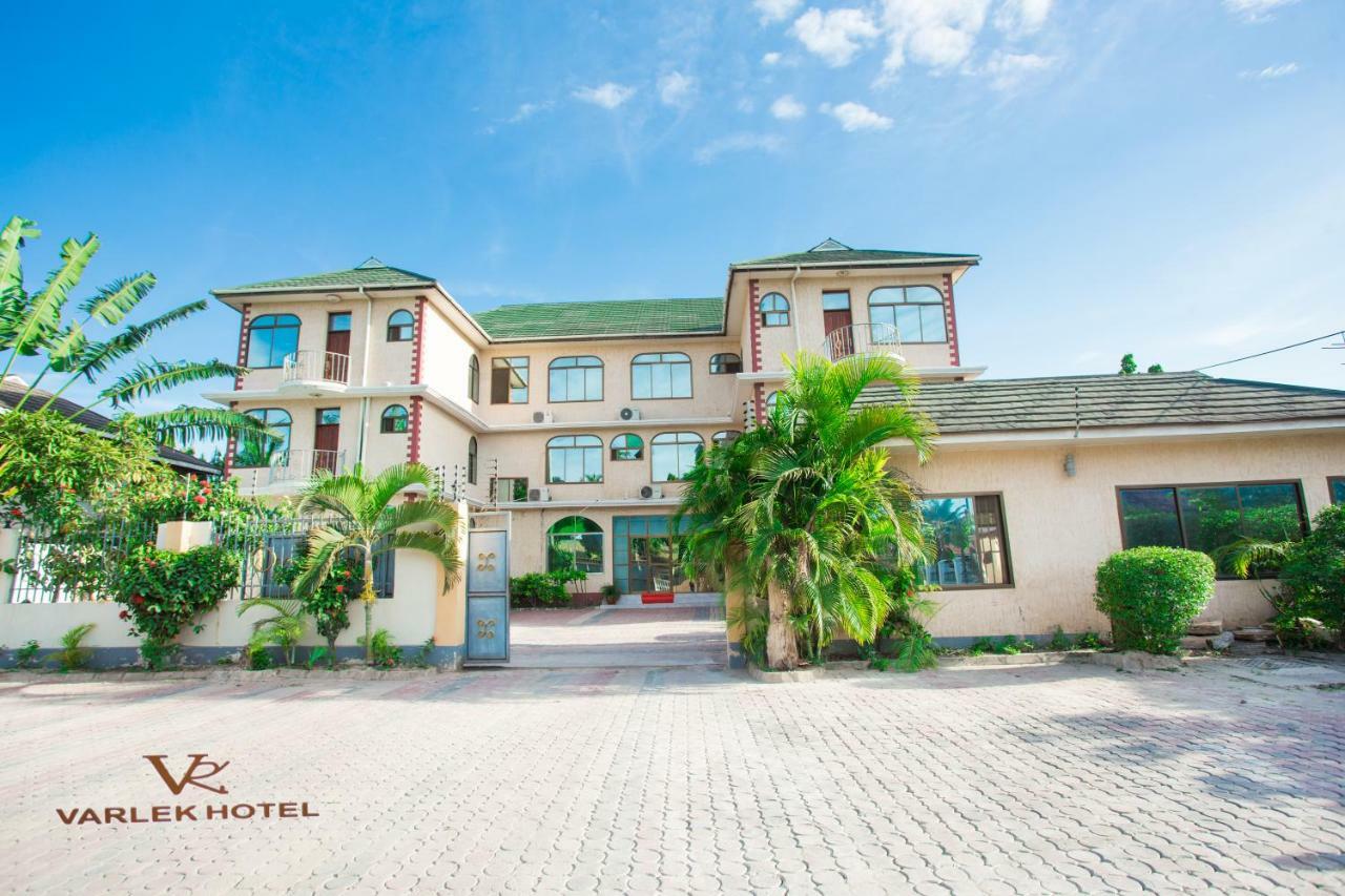 Varlek Hotel Dar es Salaam Bagian luar foto